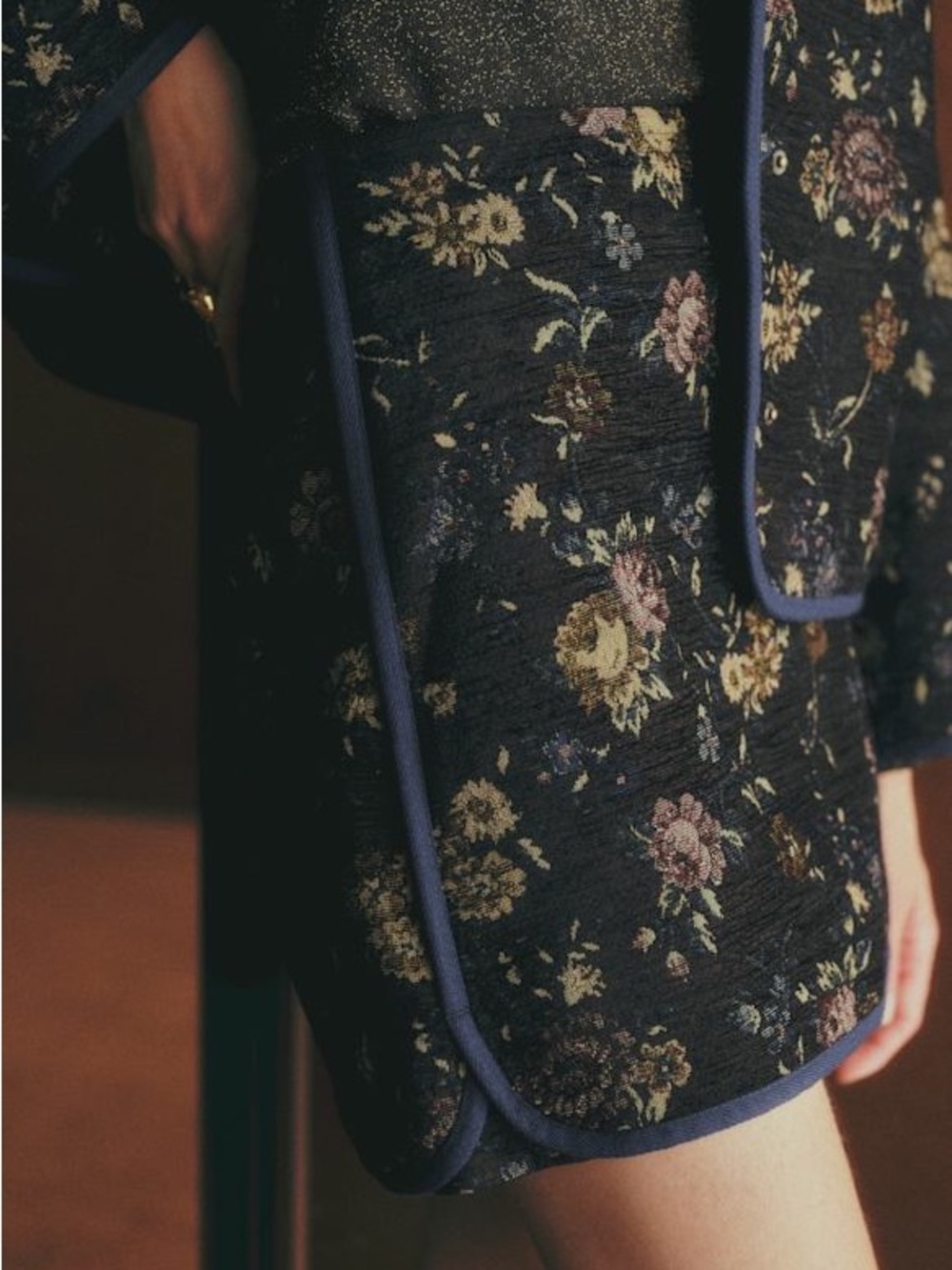 Sezane Tanina Mini Skirt Textured Vintage Floral Jacquard Tapestry Navy Size 34